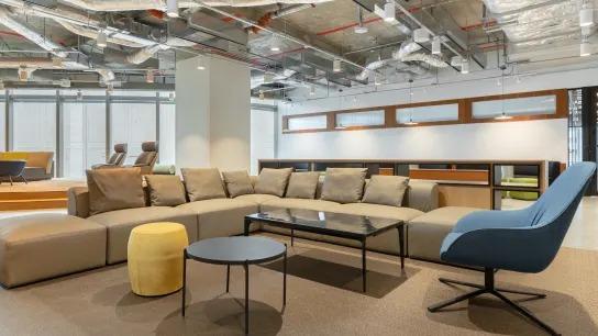 Regus - Revenue Tower Gambar 3